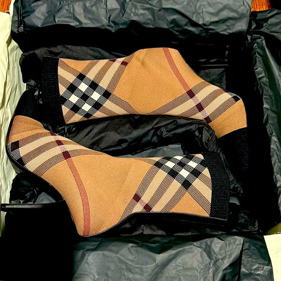 burberry booties - Picture 1 of 3